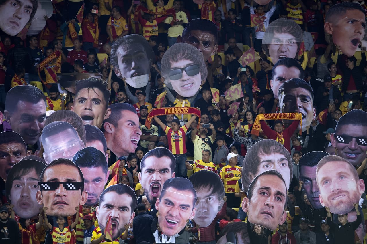 Muestran las caras de sus jugadores para que sientan el apoyo desde las gradas.