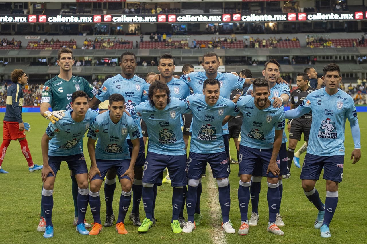 Así salió Pachuca a la cancha del Estadio Azteca.