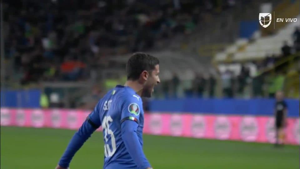 ¡GOOOL! Stefano Sensi anota para Italy