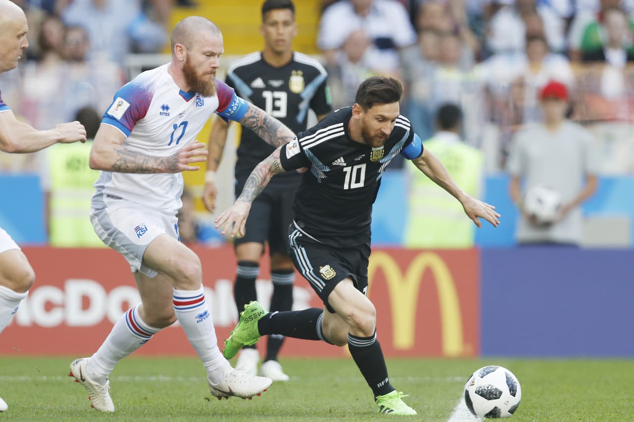 <b>Aron Gunnarsson </b>fue el motor del medio campo de la sorprendente Islandia que calificó a la Euro 2016 y al Mundial 2018.