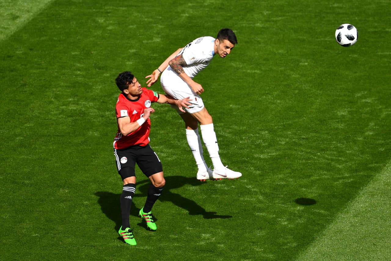 La defensa de Uruguay fue contundente para evitar cualquier intendo de sorpresa africana.