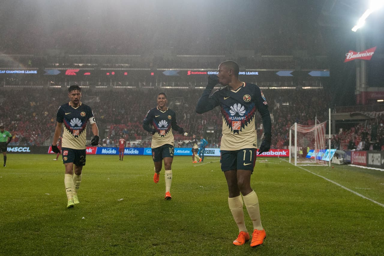El colombiano Andrés Ibargüén puso el empate el minuto 21 del primer tiempo, para un 1-1 que le daba confianza a los visitantes.