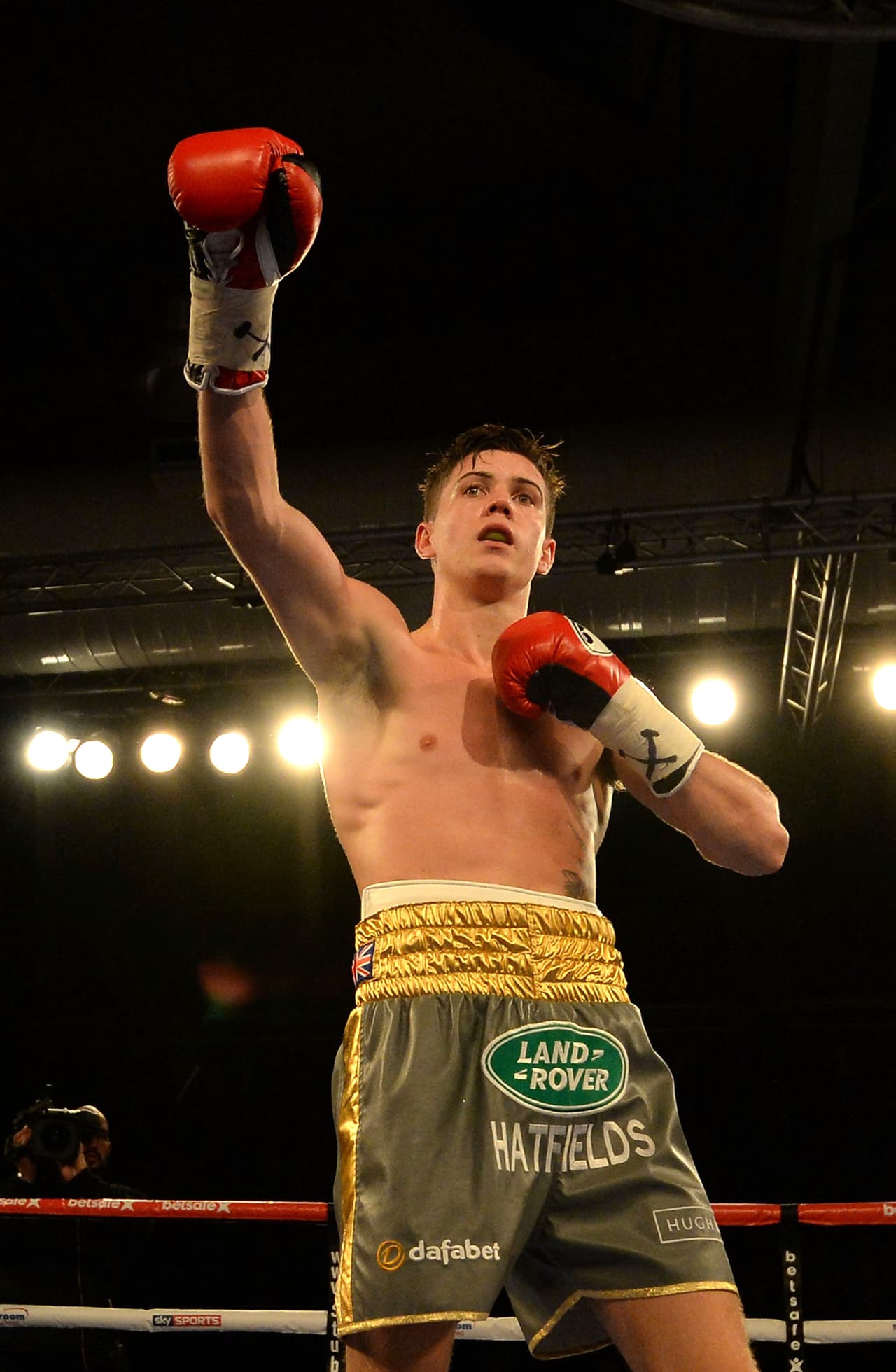 Luke Campbell y Ricky Burns ganaron en Inglaterra
