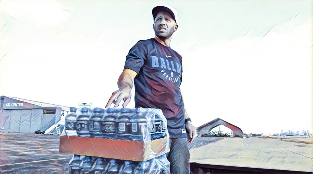 Puertorriqueño J.J. Barea recibe premio por su ayuda luego del Huracán María