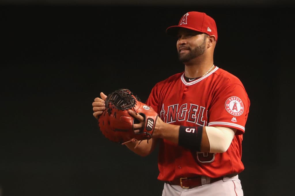 <b>6) Albert Pujols</b>: Los LA Angels firmaron al prestigiado inicialista dominicano por 10 temporadas a cambio de 240 millones de dólares. Actualmente está en el octavo año de contrato con los californianos.