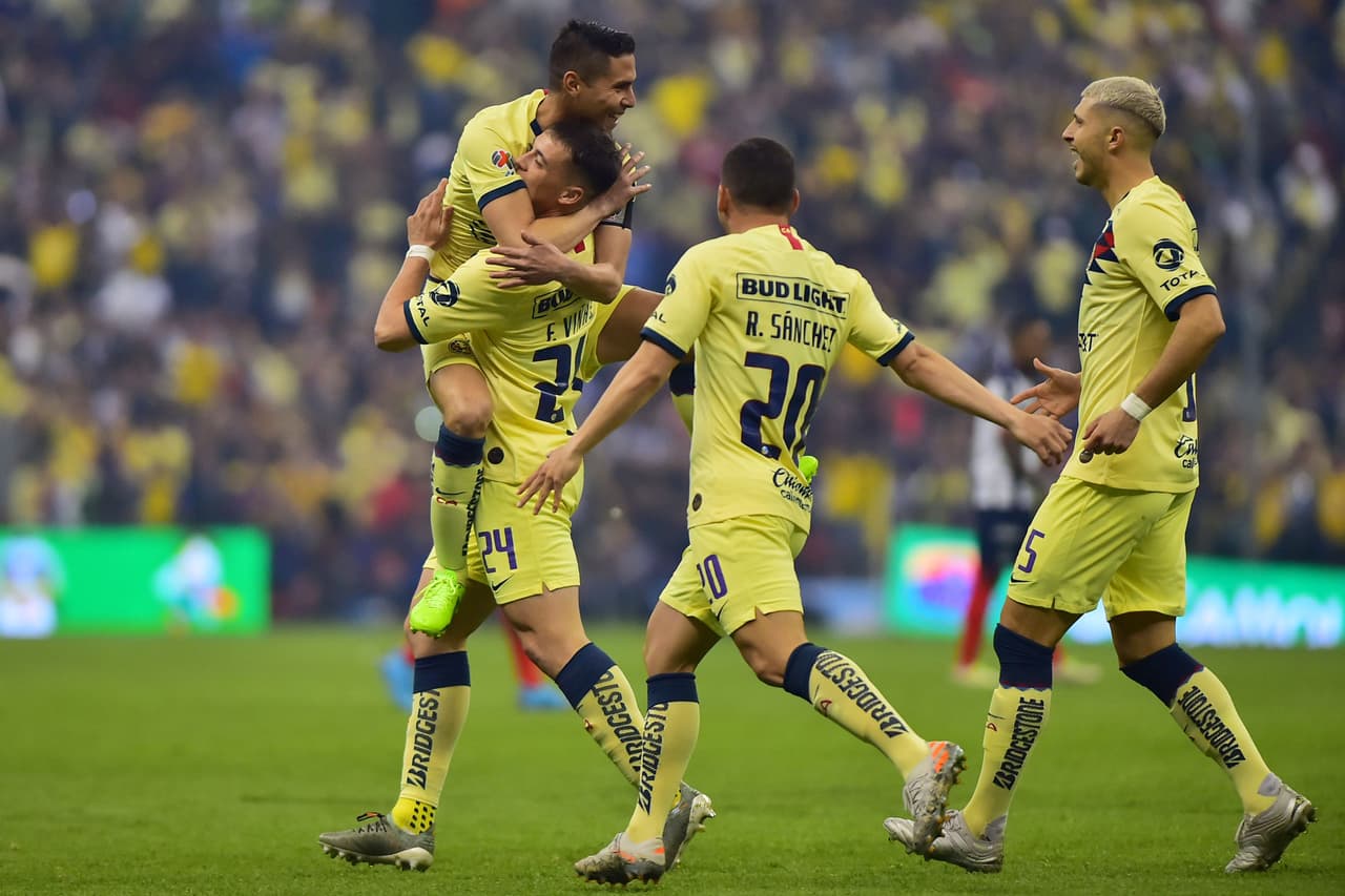 Aguilar, Viñas, Sánchez y Guido, siempre cómplices.