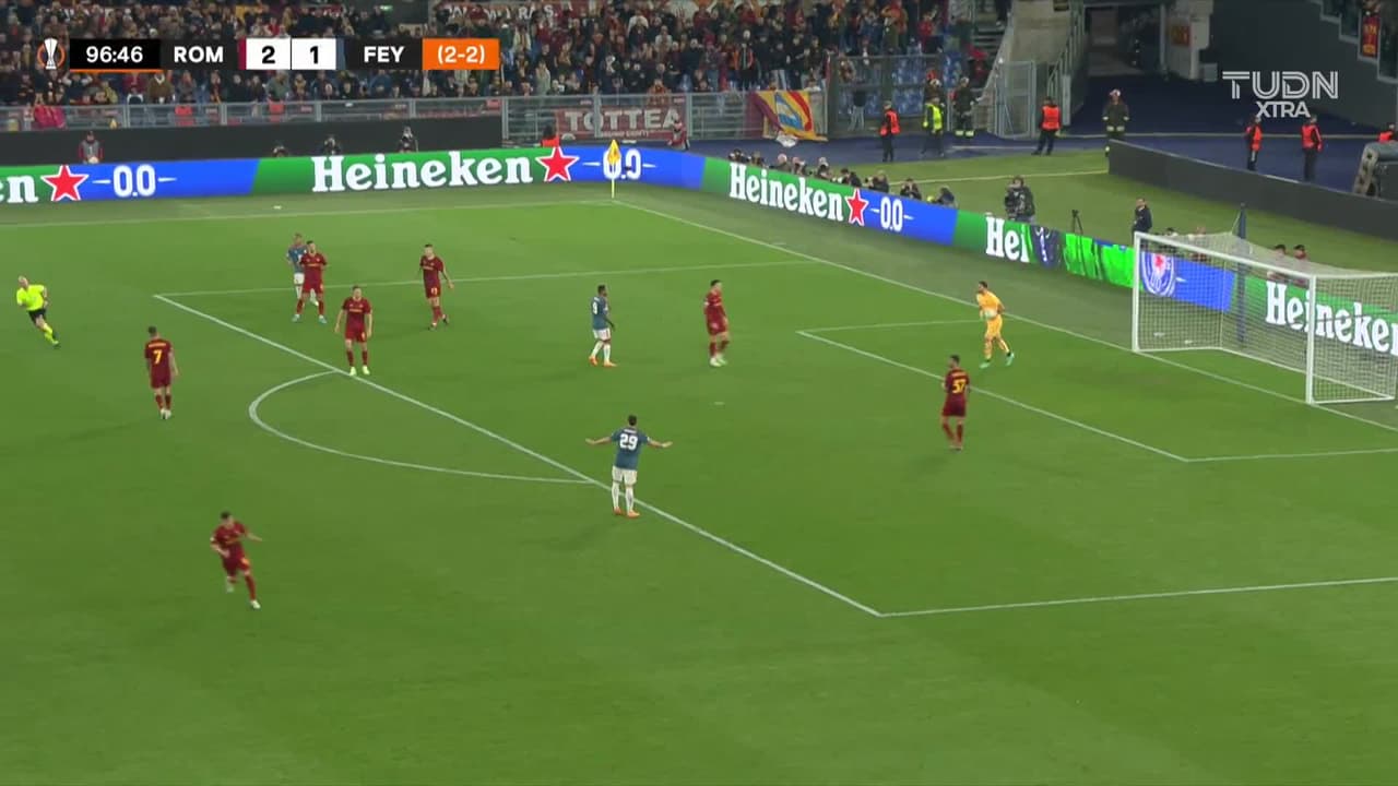 ¡TIRO ATAJADO! disparo por Igor Paixão.