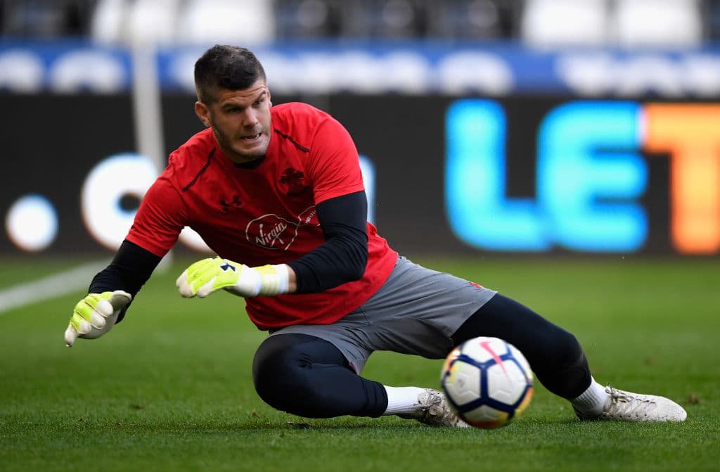 Según medios ingleses, el Burnley olfatea el mercado para reforzar la portería tras la lesión del portero titular, Nick Pope. El equipo busca a Fraser Forster del Southampton, según
<i>Daily Express</i>.
<br>