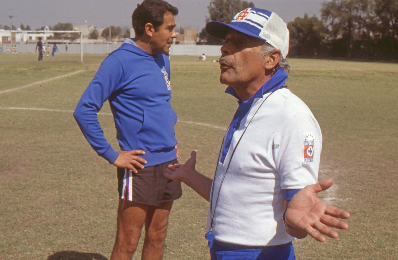 Estuvo al frente de nueve equipos a lo largo de su carrera y conquistó la Liga con Marte (1953-54), Zacatepec (1954-55 y 1957-58), Toluca (1966-67 y 1967-68) y Cruz Azul (1978-79 y 1979-1980).