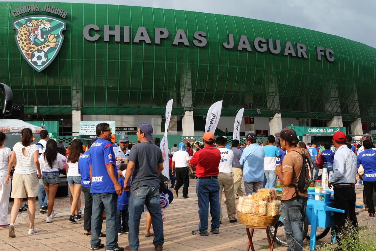 El color de la afición en la Jornada 9