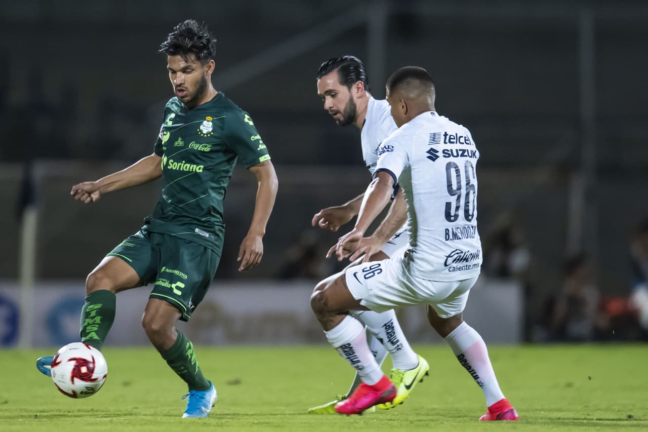 Con goles de Alejandro Mayorga y Juan Dinenno, Pumas le gana 2-1 a Santos, pero no les alcanza para meterse en la siguiente ronda y quedan eliminados.