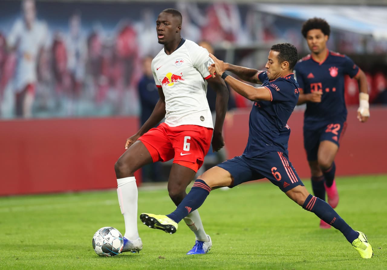 Elétrico empate entre los pupilos de Julian Nagelsmann y Niko Kovac; el Bayern se adelantó con gol de Lewandowksi pero Forsberg, desde los 11 metros, igualó el partido para el 1-1 final.