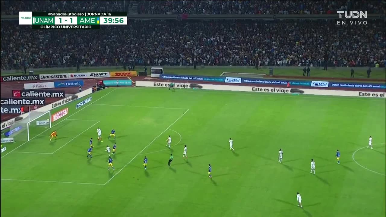 ¡TIRO ATAJADO! disparo por Piero Quispe.