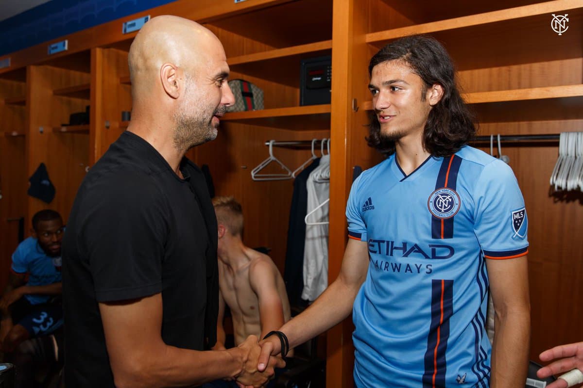 El miércoles fue un día especial para el canterano Justin Haak: debutó oficialmente en el primer equipo y conoció a Pep Guardiola.