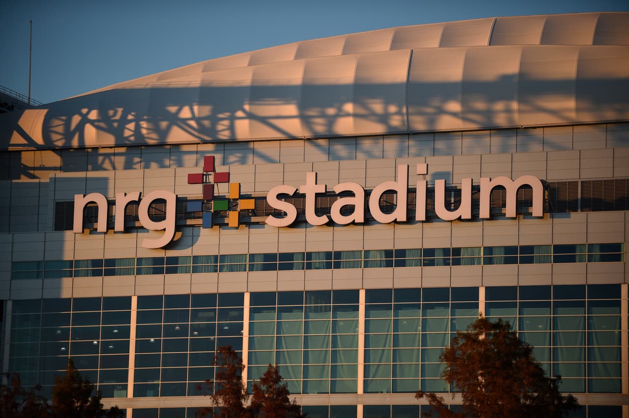 El NRG Stadium, donde México enfrentará a Costa Rica por Cuartos de Final de Copa Oro, es un escenario que es casa de los Houston Texans en la NFL, con capacidad para 73 mil espectadores e inaugurado en 2002. Una sede espectacular.