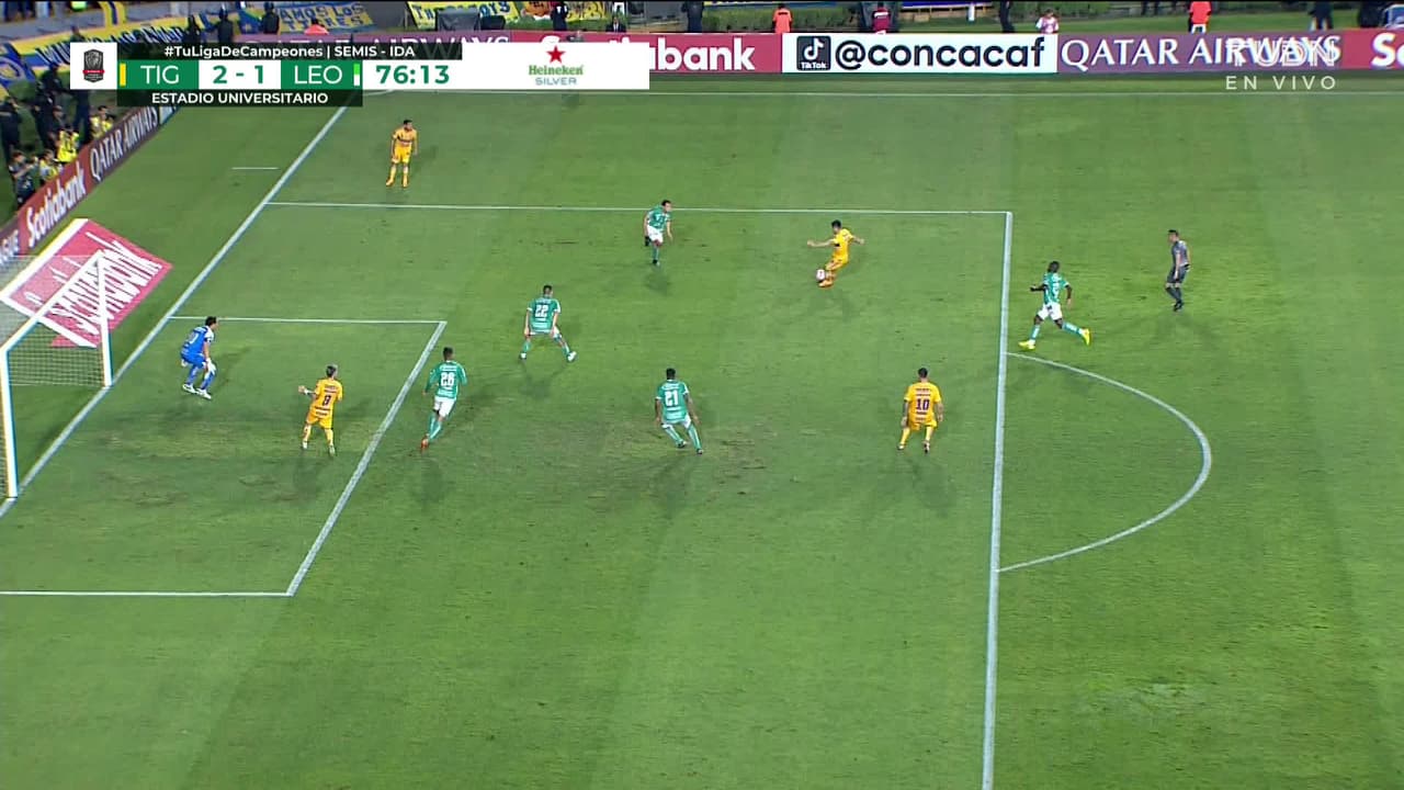 ¡TIRO ATAJADO! disparo por Fernando Gorriarán.