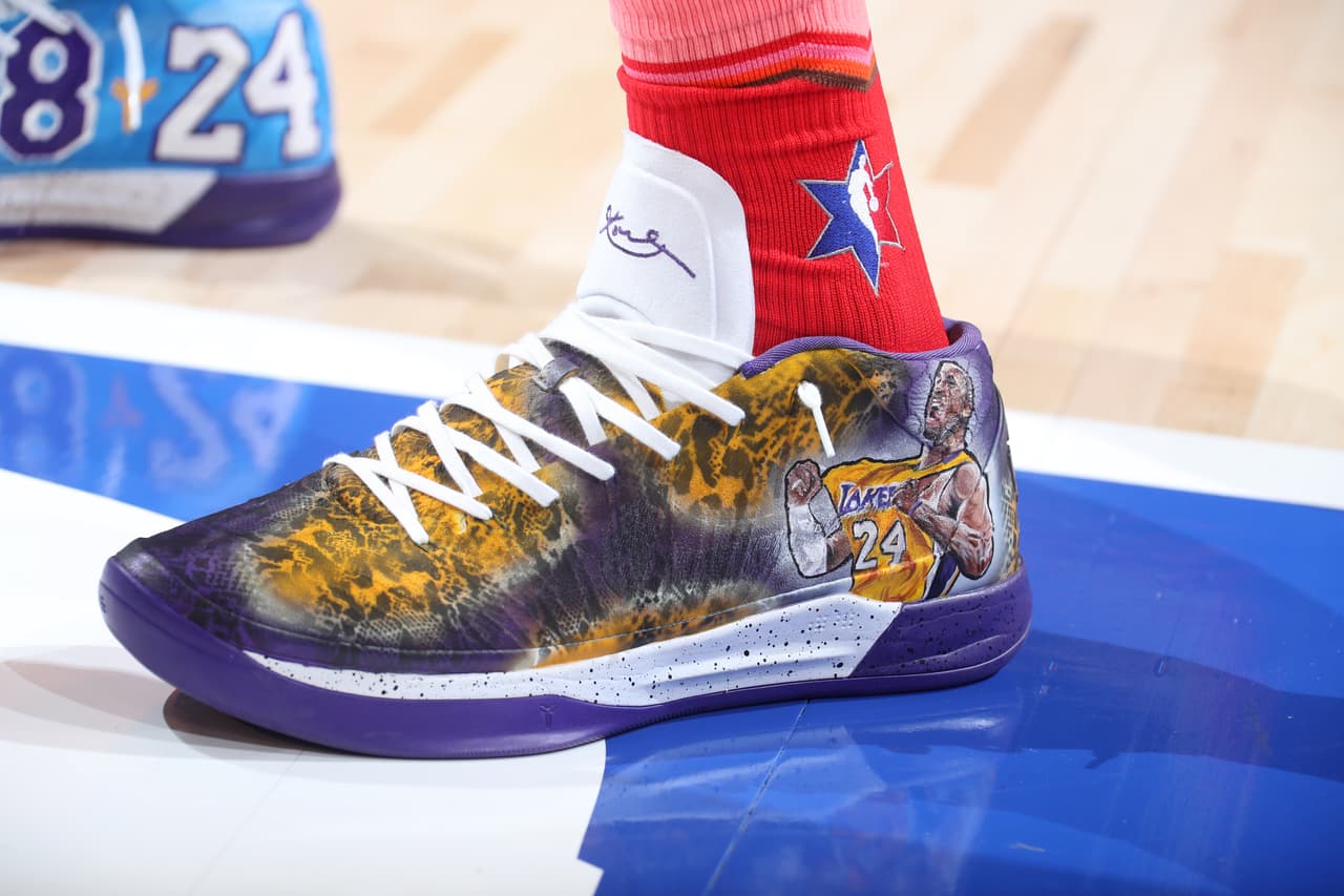 Los jugadores decidieron elegir diseños en su vestimenta con algo referente a Kobe Bryant ¡Qué momentos!