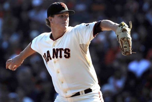 La brillantez del trabajo de Matt Cain sobre el montículo impresionó. El derecho ponchó a cinco con tres boletos regalados. Sólo recibió dos hits sin carrera en siete entradas de labor para apuntarse el triunfo.