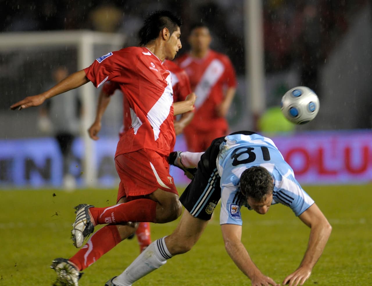 Sin embargo, Perú igualó por medio de Rengifo y esa calma se volvió en tensión de los locales.