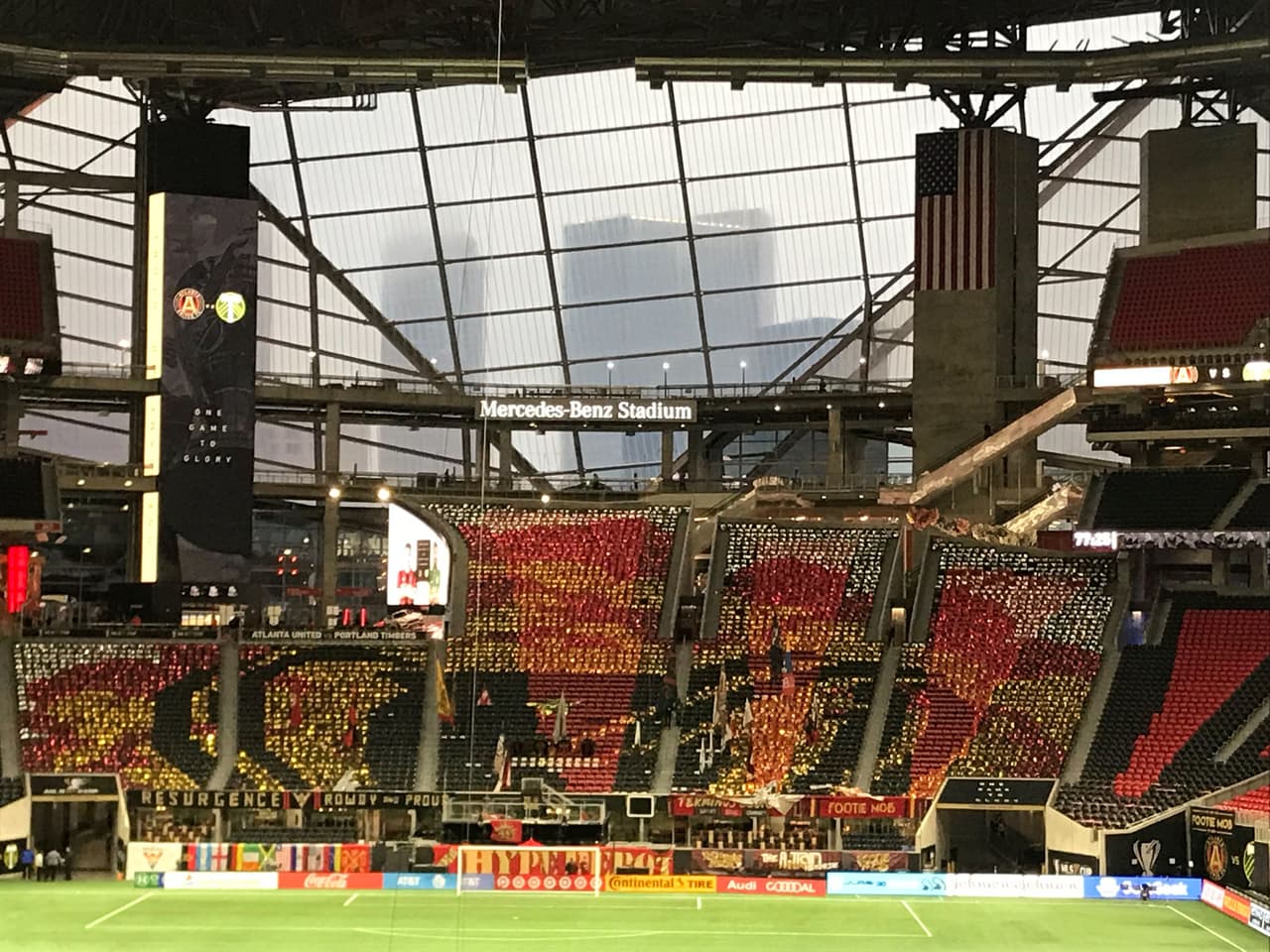 De a poco, la gran tribuna reservada a la afición local comienza a poblarse. (FutbolMLS.com)