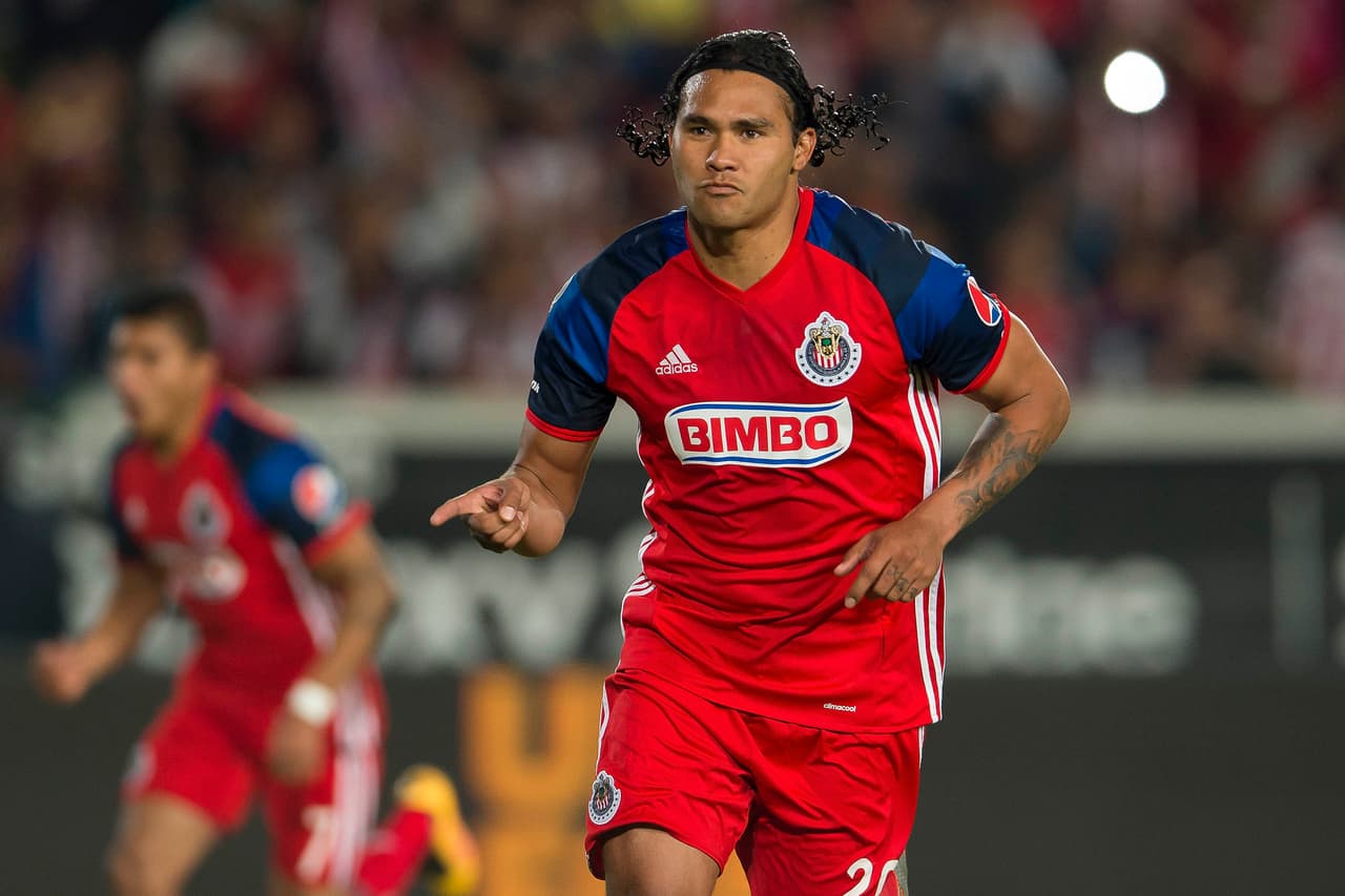 Carlos Peña – El ‘Gullit’ está convertido en la gran figura de las Chivas que cerraron el certamen pasado enrachadas hasta meterse a la Liguilla. Fue el goleador del Rebaño con siete goles en el Clausura y, tras seis meses de adaptación, este podría ser su torneo de consagración para seguir como un indiscutible en el Tri.