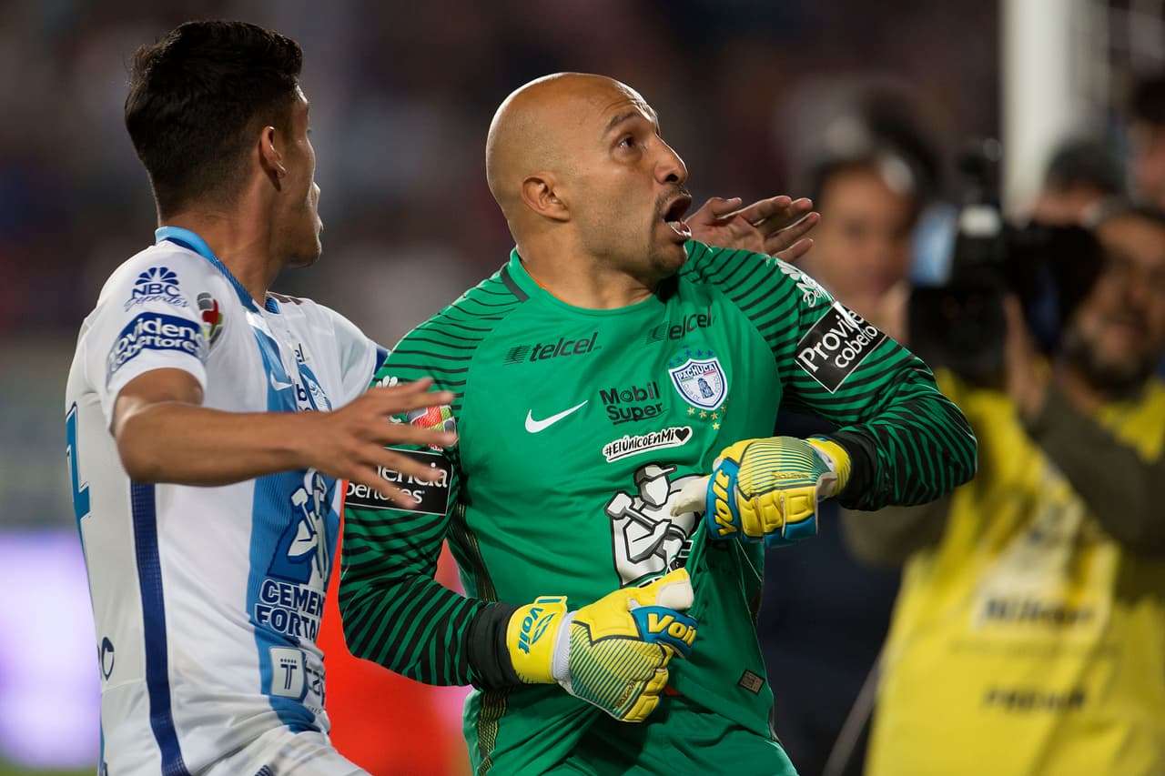 Al 'Conejo' se le olvidó su pasado azul y celebró su anotación en grande. ¿Cuántas más deberá sufrir la Máquina?