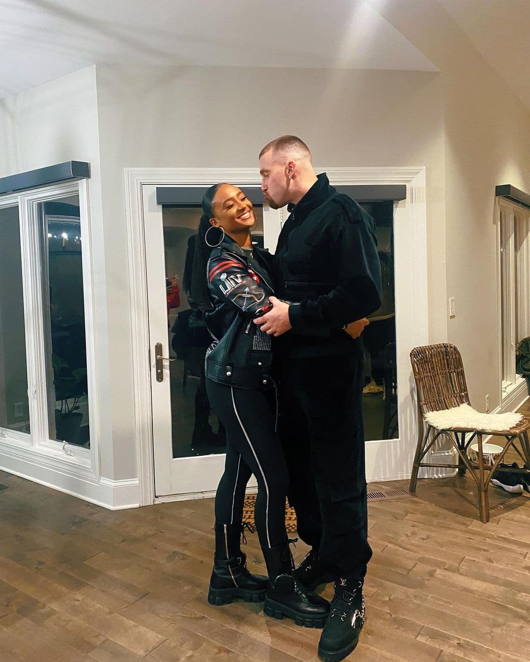 Ella es pareja de Travis Kelce, jugador de los Kansas City Chiefs.