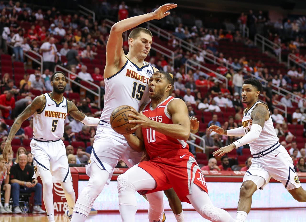 <b>DENVER 85-112 HOUSTON</b>. Tremenda humillación se llevaron los Nuggets (50-24) y sufrieron un duro revés en su empresa por el primer sitio del Oeste al caer con los Rockets (48-28) en una gran exhibición colectiva de los texanos.