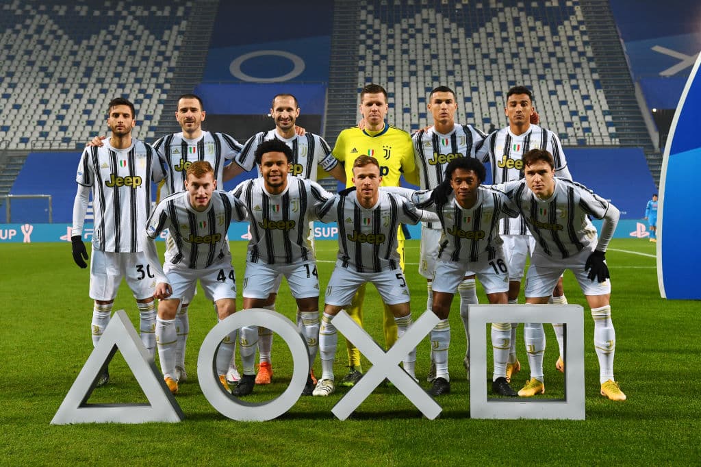 La Juventus derrota al Napoli en un emocionante partido. Cristiano Ronaldo fue el encargado de darle la ventaja a su equipo, sin embargo, en el último minuto del encuentro, Alvaro Morata fue el encargado de poner la cereza en el pastel y así la Vecchia Signora se lleva la Supercopa de Italia.