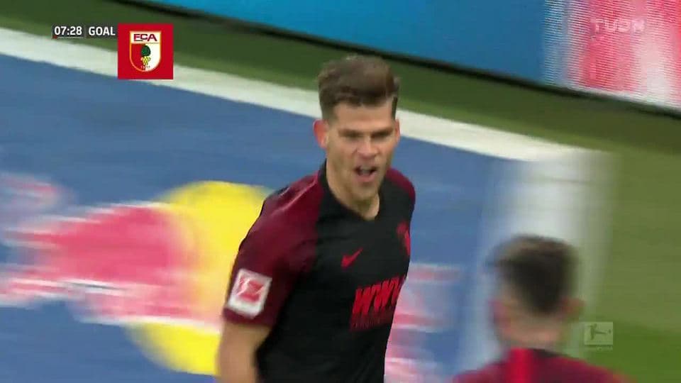 ¡GOOOL! Florian Niederlechner anota para FC Augsburg