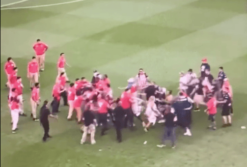 ¡Violencia en el Chivas vs Atlas! Difunden video de la trifulca