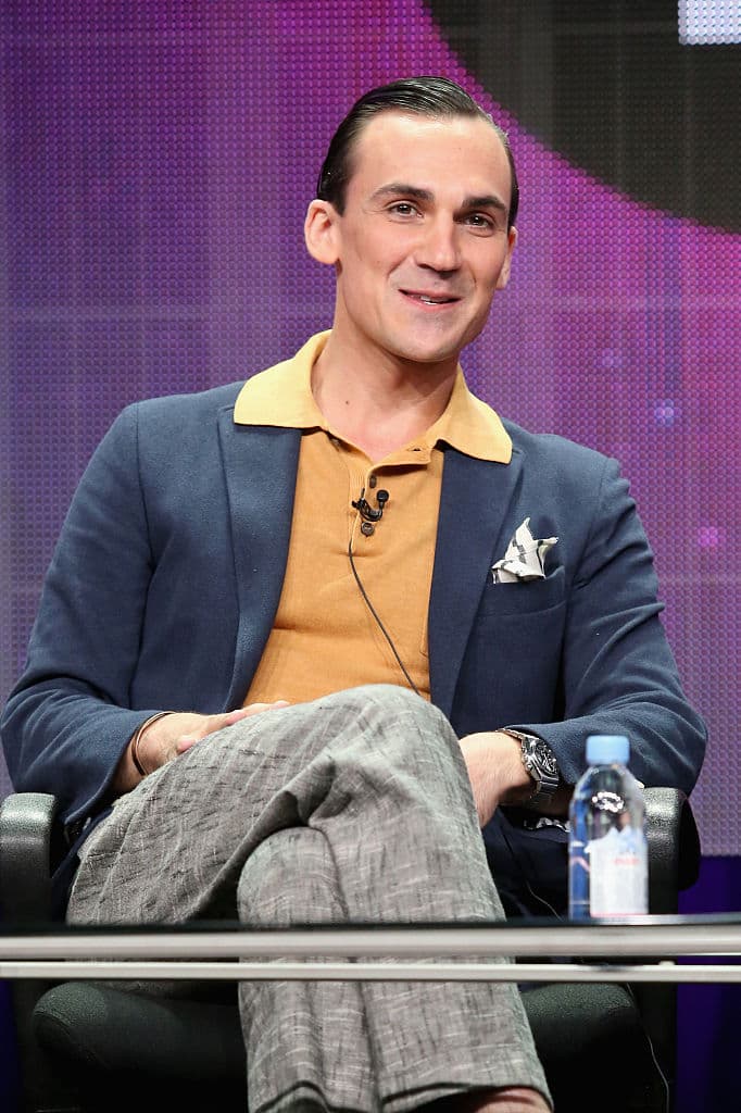 La historia está basada en el mundo de misterio de Sir Arthur Conan Doyle y sus personajes más icónicos.
<br>