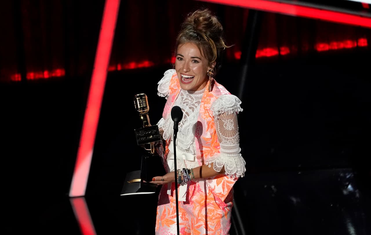 Lauren Daigle recibió el premio de Mejor Artista Cristiano.