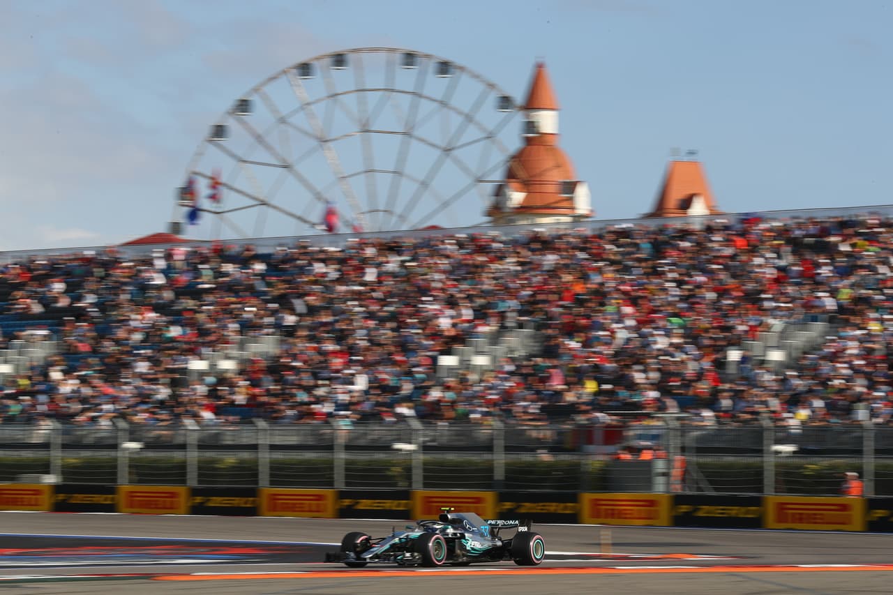Valtteri Bottas le arrebató la 'pole' a Lewis Hamilton en Sochi