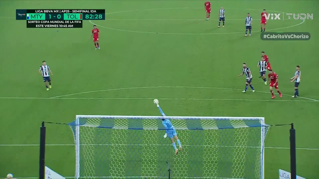 ¡El Mochis Cárdenas acaba de hacer la atajada de la noche! Se salva Rayados