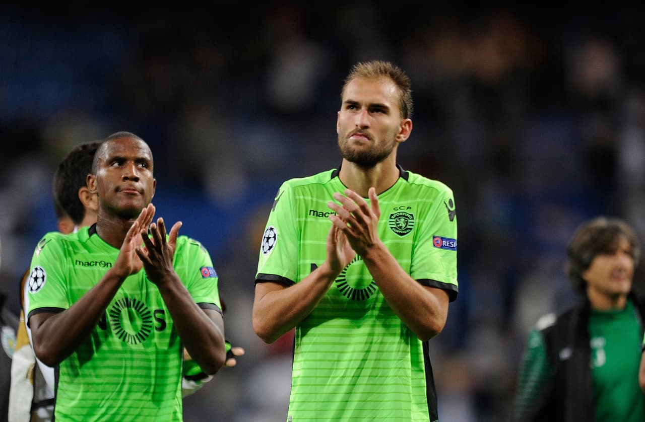 9. Bas Dost (Sporting C.P.) - El holandés ha participado en 27 anotaciones de su equipo en la Liga NOS con 3 asistencias y 24 goles. Tianjin Teda (China), Galatasaray (Turquía) y Newcastle (Inglaterra) lo tendrían en carpeta.