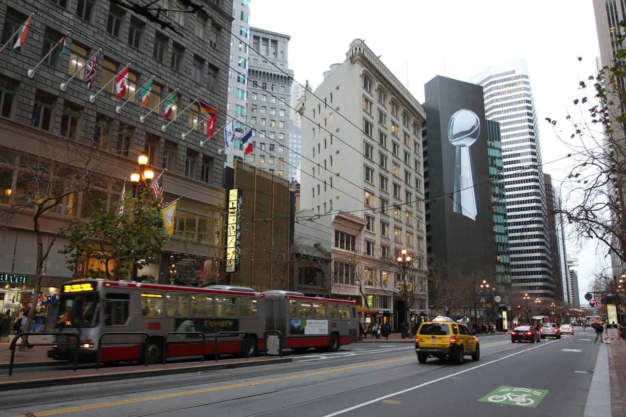 San Francisco luce reluciente ante la llegada de la pasión NFL por el Super Bowl 50.