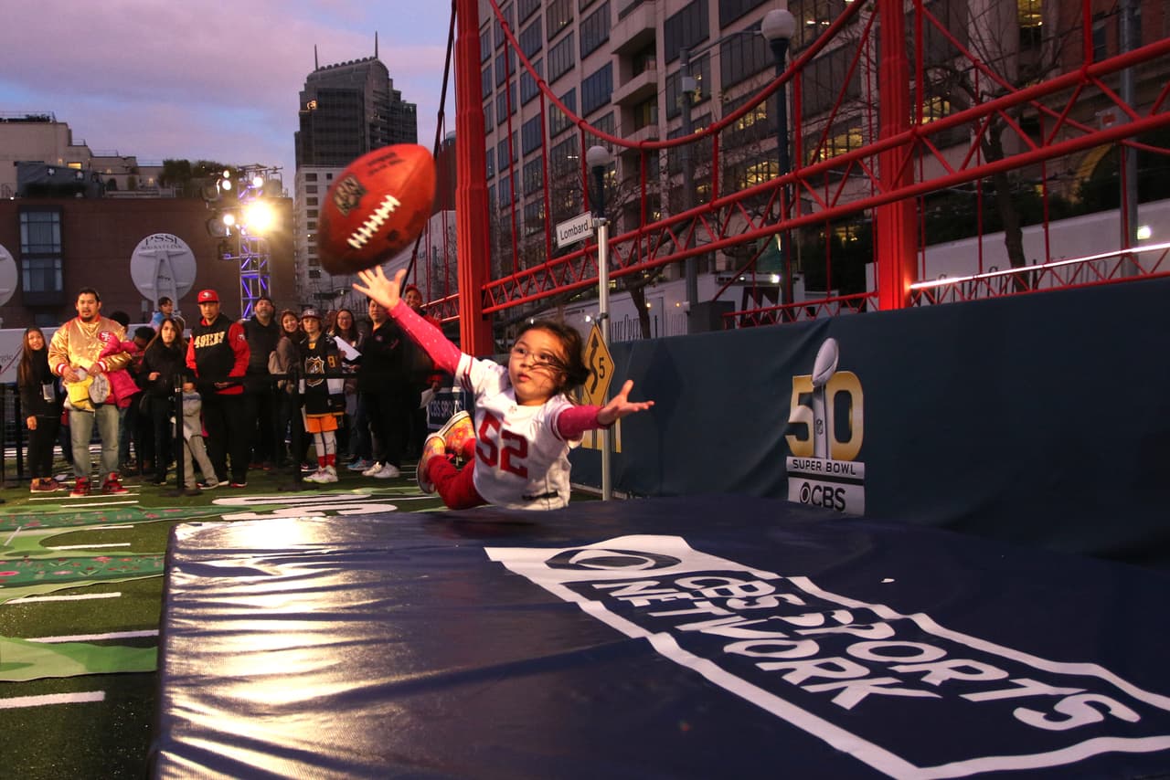 San Francisco luce reluciente ante la llegada de la pasión NFL por el Super Bowl 50.