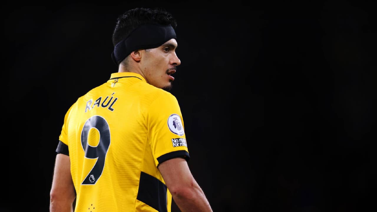 DT de Wolves pone a Raúl Jiménez como ejemplo para delanteros