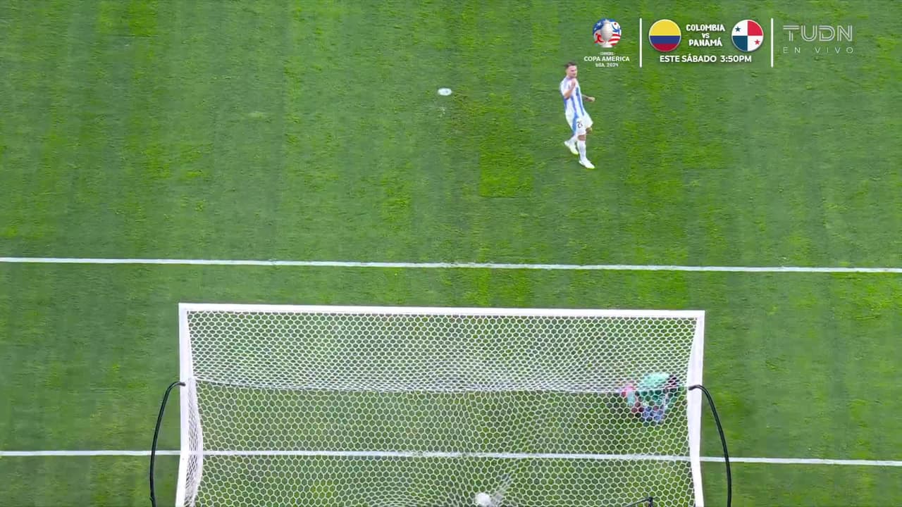 ¡GOL!  anota para Ecuador. John Yeboah