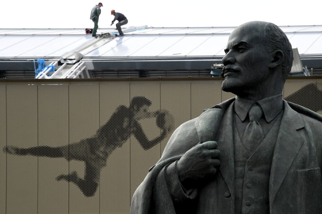 Lenin, líder de la Revolución, es el ícono y referencia de este impontente estadio que se levanta cerca a las orillas del río Moscova.