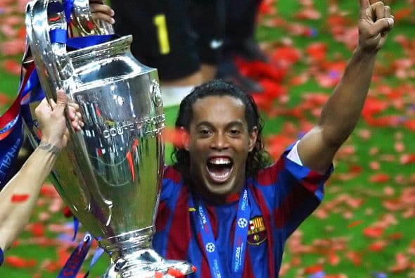 Estos dos últimos trofeos lo colocan en una pequeña lista de futbolistas que ganaron los máximos torneos internacionales en Europa y Sudamérica.