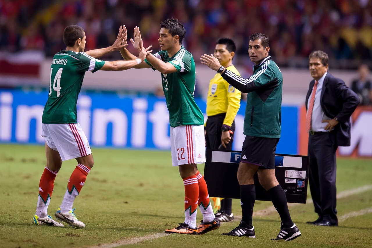 México buscó de inmeadiato alternativas para al menos salvar el empate que lo salvara en su momento más oscuro.