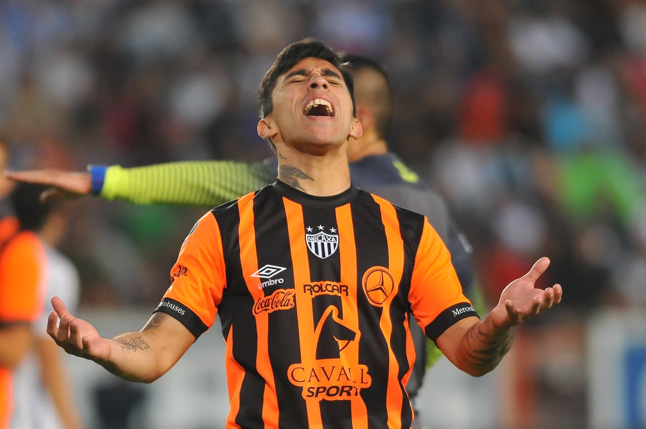 Solo en el partido contra Cruz Azul, en su debut, no fue titular. De resto fue inicialista del Necaxa, en el que mostró toda su calidad.