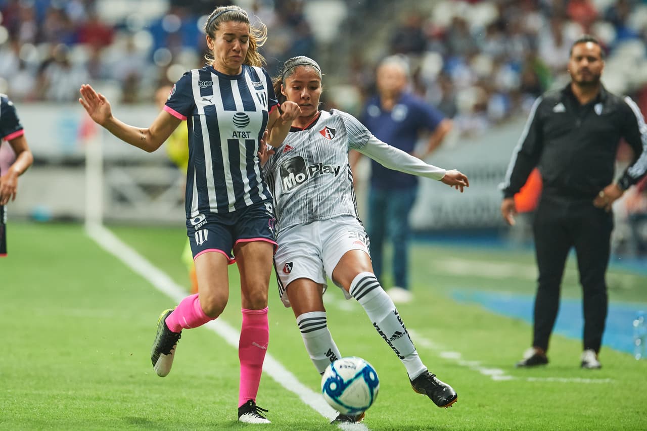 Monterrey 1-0 Atlas. Diana Laura Evangelista le da el triunfo a las Rayadas para seguir en la lucha por el campeonato.