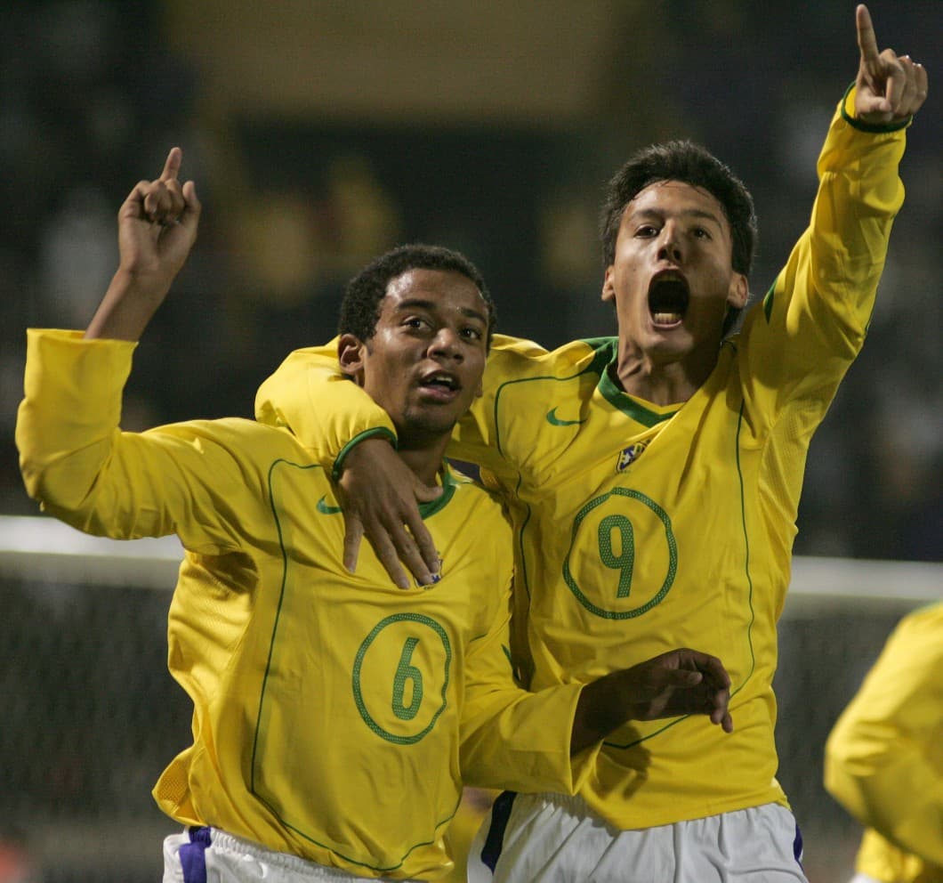 Una de las víctimas de México en la Final de Perú 2005 fue Marcelo. El lateral brasileño ha brillado con el Real Madrid, donde ha ganado cuatro Ligas, tres Champions League y dos Mundiales de Clubes. Con la selección absoluta de Brasil, fue campeón en la Copa Confederaciones 2013 en su país.