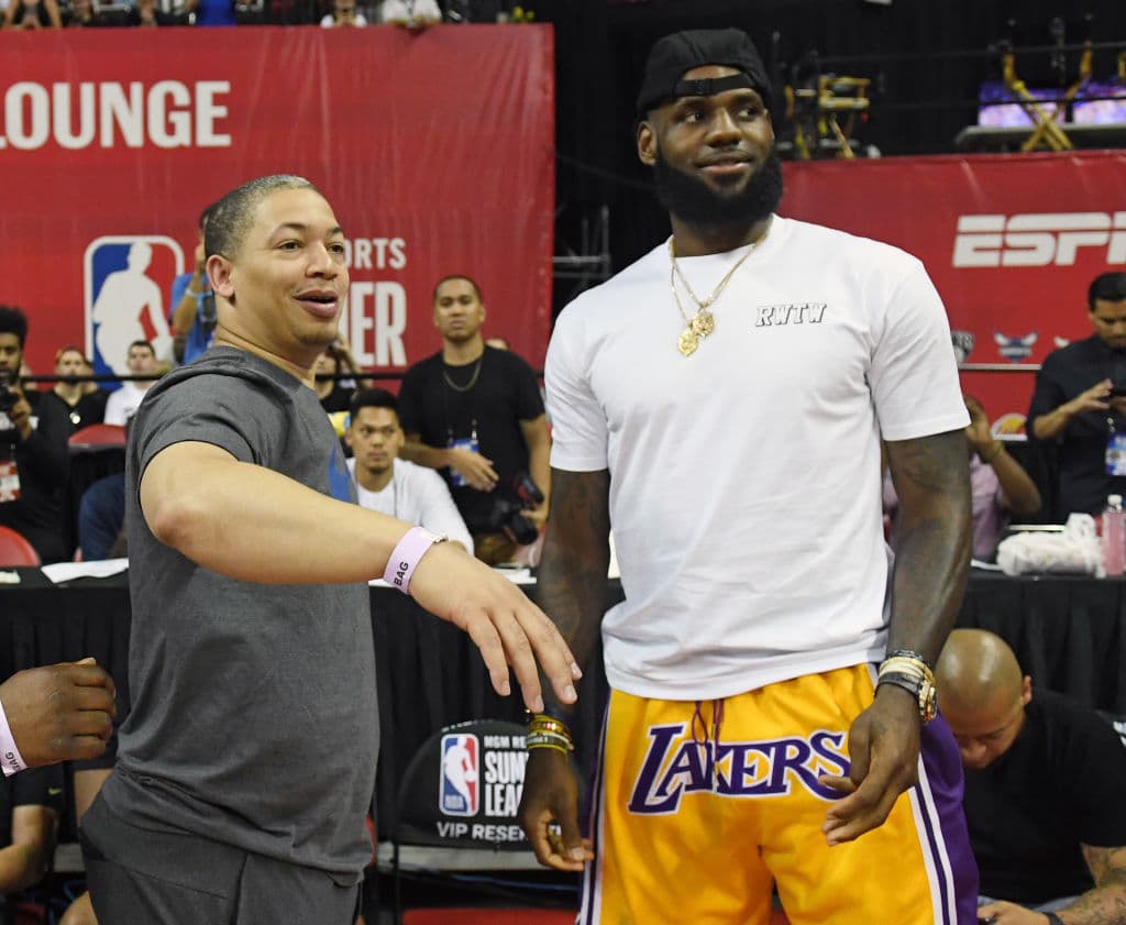 Ese resultado desembocó en la salida de LeBron James de los Cleveland Cavaliers a Los Angeles Lakers, en una decisión que tomó por sorpresa a propios y extraños.