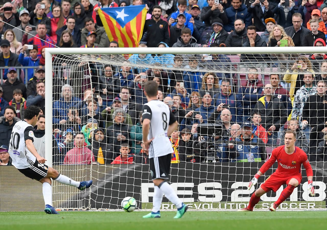 En el minuto 87 se cerró el marcador tras el descuento de Dani Parejo desde el punto penal. Falta de Ousmane Démbelé sobre Gaya para que llegara el 2-1.