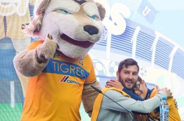 Desde su debut en la Liga MX en agosto de 2015, Gignac ha estado cerca de la afición.