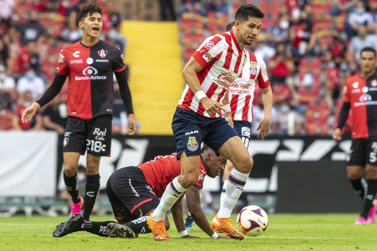 Chivas está embalado y suma su tercer triunfo consecutivo al imponerse al Atlas en el Clásico Tapatío.
<br>